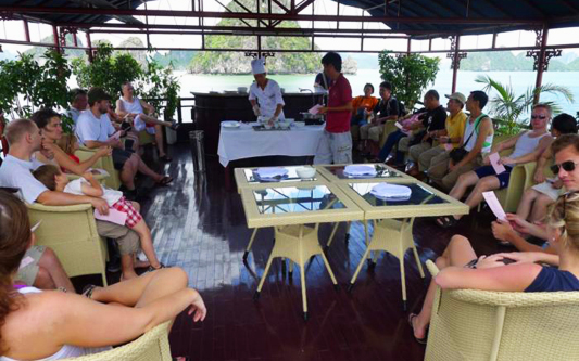 Halong Phoenix Cruiser