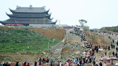Bai Dinh Pagoda – the biggest in Vietnam